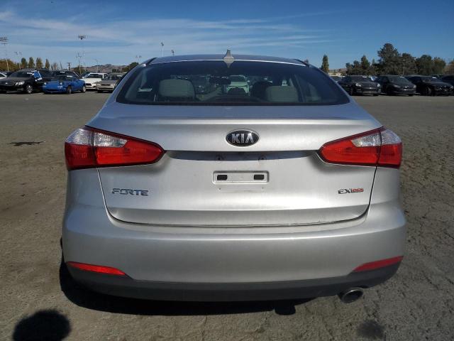 Photo 5 VIN: KNAFX4A82E5127910 - KIA FORTE EX 