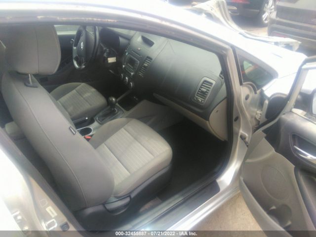 Photo 4 VIN: KNAFX4A82F5305588 - KIA FORTE 