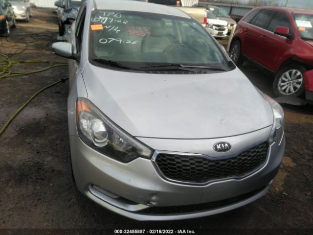 Photo 5 VIN: KNAFX4A82F5305588 - KIA FORTE 