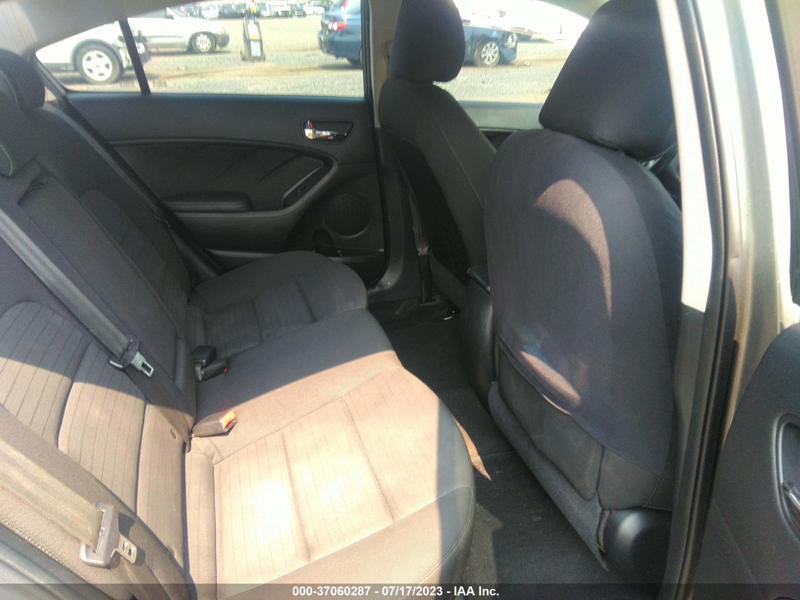 Photo 7 VIN: KNAFX4A82F5350515 - KIA FORTE 