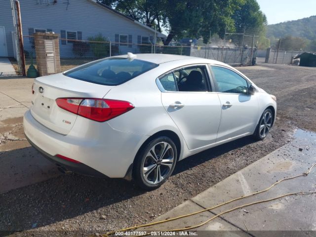 Photo 3 VIN: KNAFX4A82G5530627 - KIA FORTE 