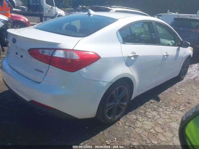 Photo 3 VIN: KNAFX4A83F5266476 - KIA FORTE 