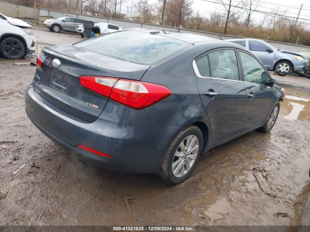 Photo 3 VIN: KNAFX4A83F5321654 - KIA FORTE 