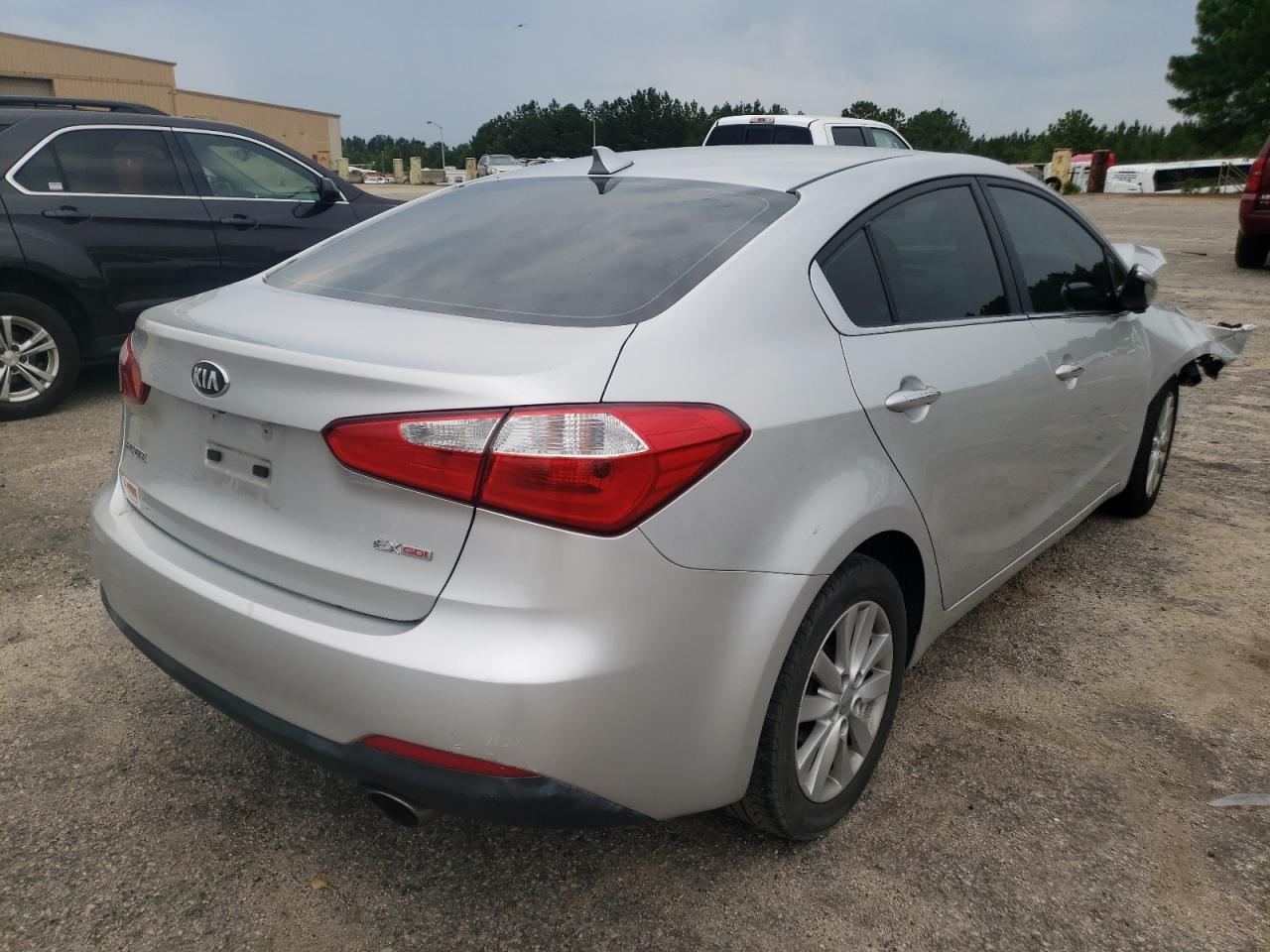 Photo 3 VIN: KNAFX4A84E5048996 - KIA FORTE 