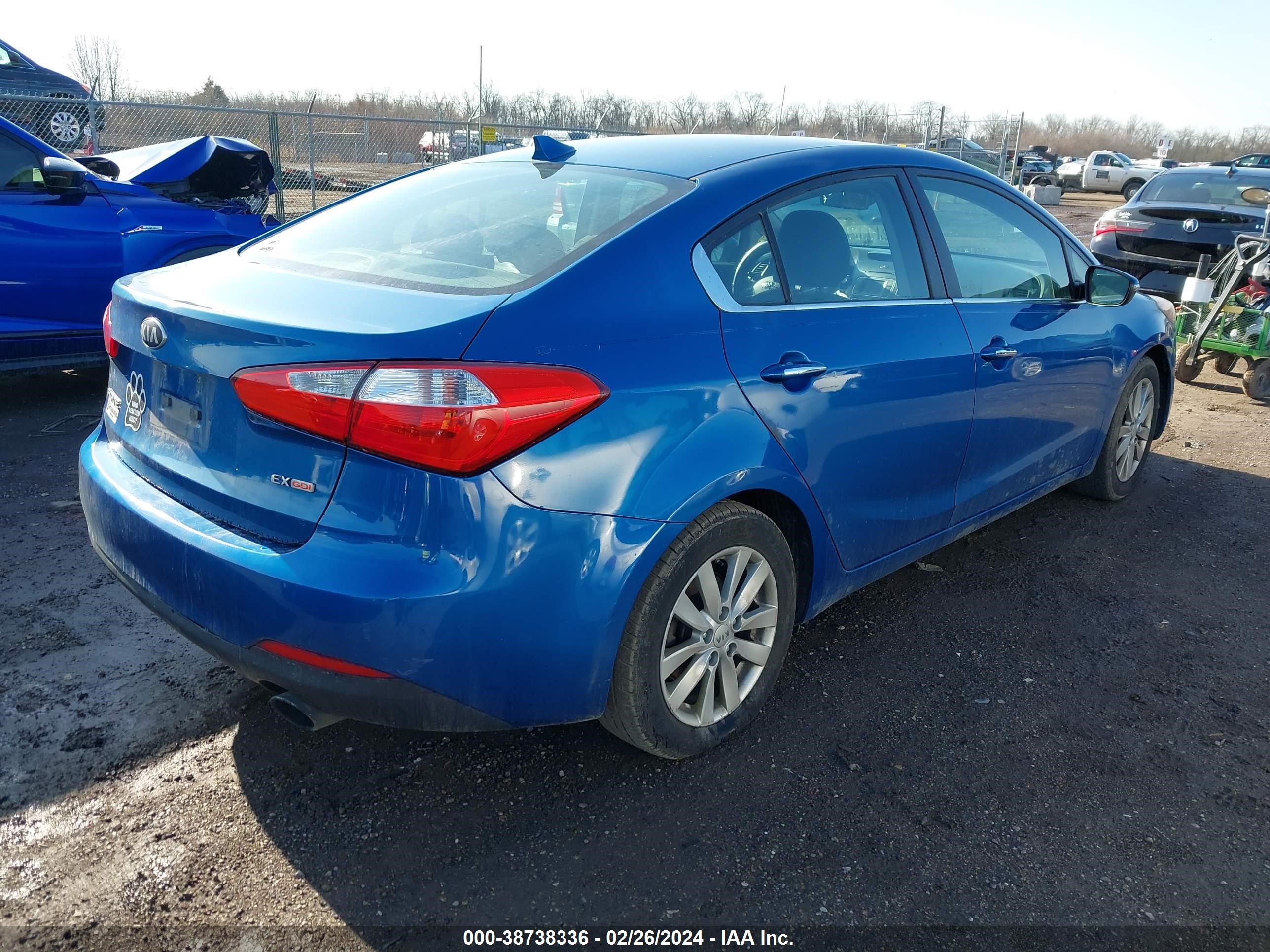 Photo 3 VIN: KNAFX4A84E5050294 - KIA FORTE 