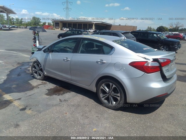 Photo 2 VIN: KNAFX4A84F5283187 - KIA FORTE 