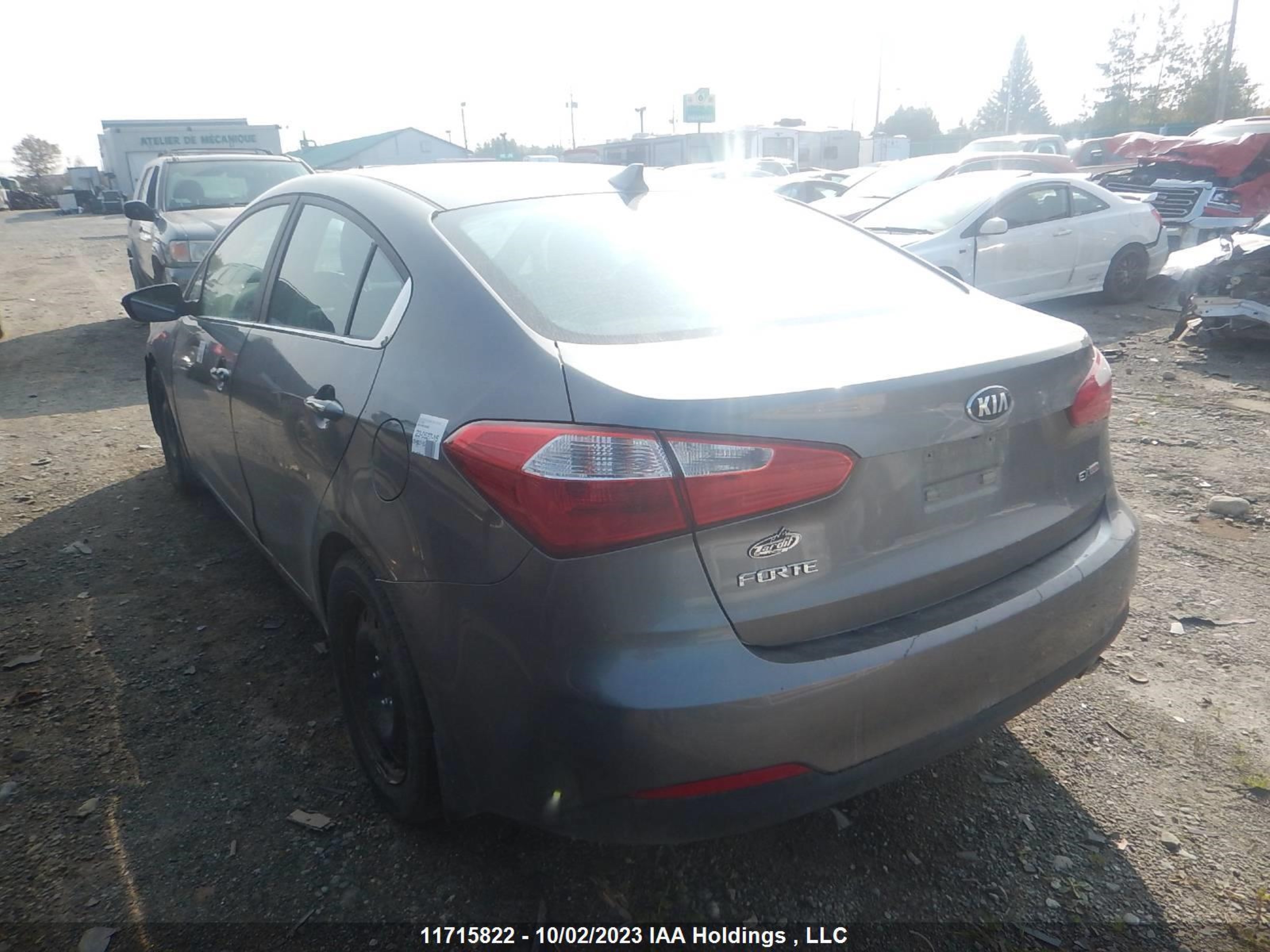 Photo 3 VIN: KNAFX4A84F5300389 - KIA FORTE 