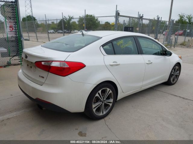 Photo 3 VIN: KNAFX4A84F5335059 - KIA FORTE 