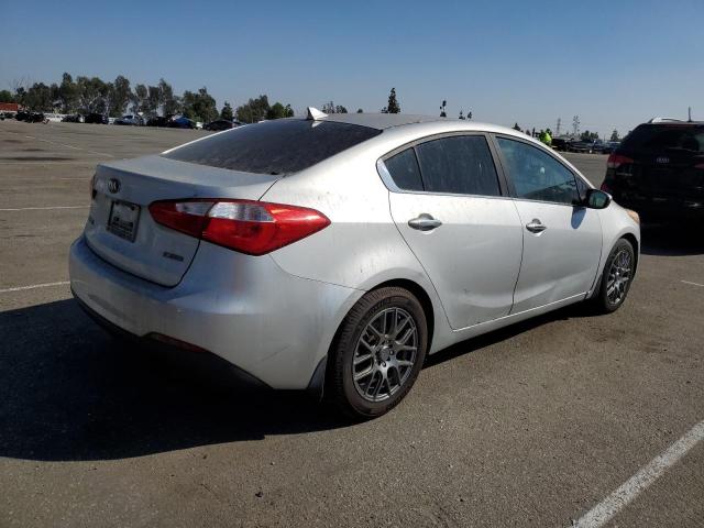 Photo 2 VIN: KNAFX4A84F5337832 - KIA FORTE EX 