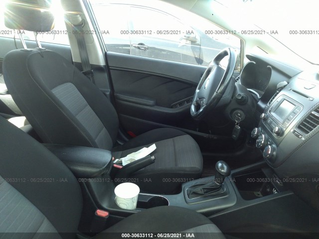 Photo 4 VIN: KNAFX4A85E5051700 - KIA FORTE 