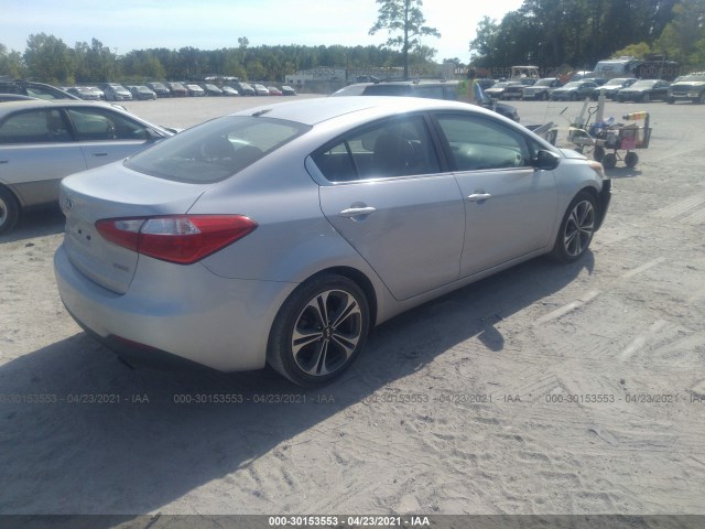 Photo 3 VIN: KNAFX4A85F5328590 - KIA FORTE 