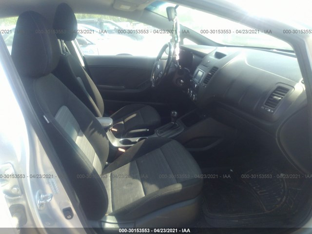 Photo 4 VIN: KNAFX4A85F5328590 - KIA FORTE 