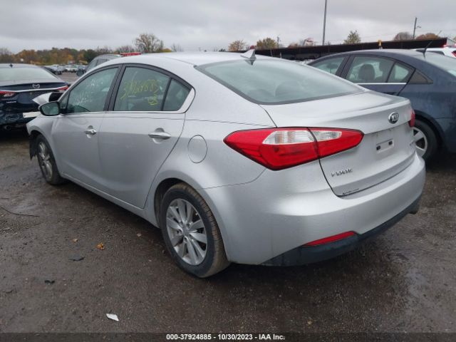 Photo 2 VIN: KNAFX4A85F5358737 - KIA FORTE 