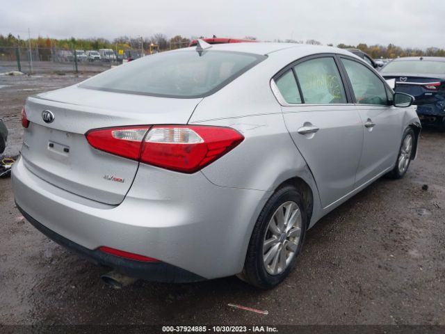 Photo 3 VIN: KNAFX4A85F5358737 - KIA FORTE 