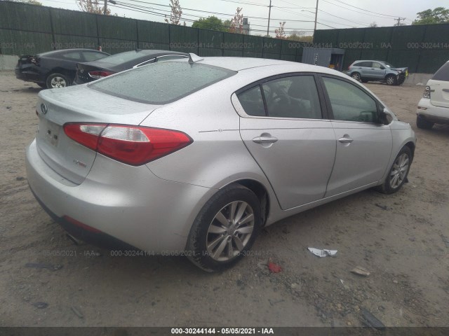 Photo 3 VIN: KNAFX4A86E5047381 - KIA FORTE 