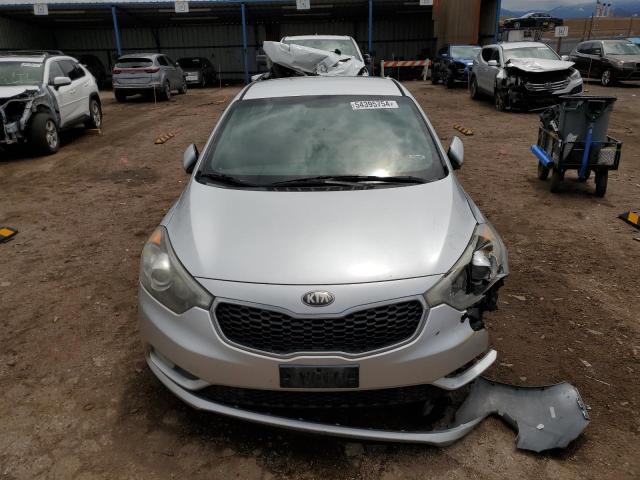 Photo 4 VIN: KNAFX4A86E5077870 - KIA FORTE 