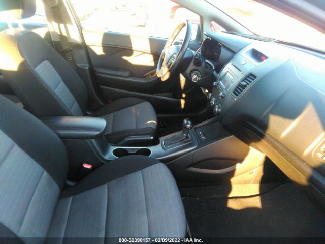 Photo 4 VIN: KNAFX4A86E5089677 - KIA FORTE 