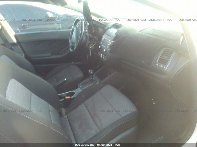 Photo 4 VIN: KNAFX4A86E5128171 - KIA FORTE 