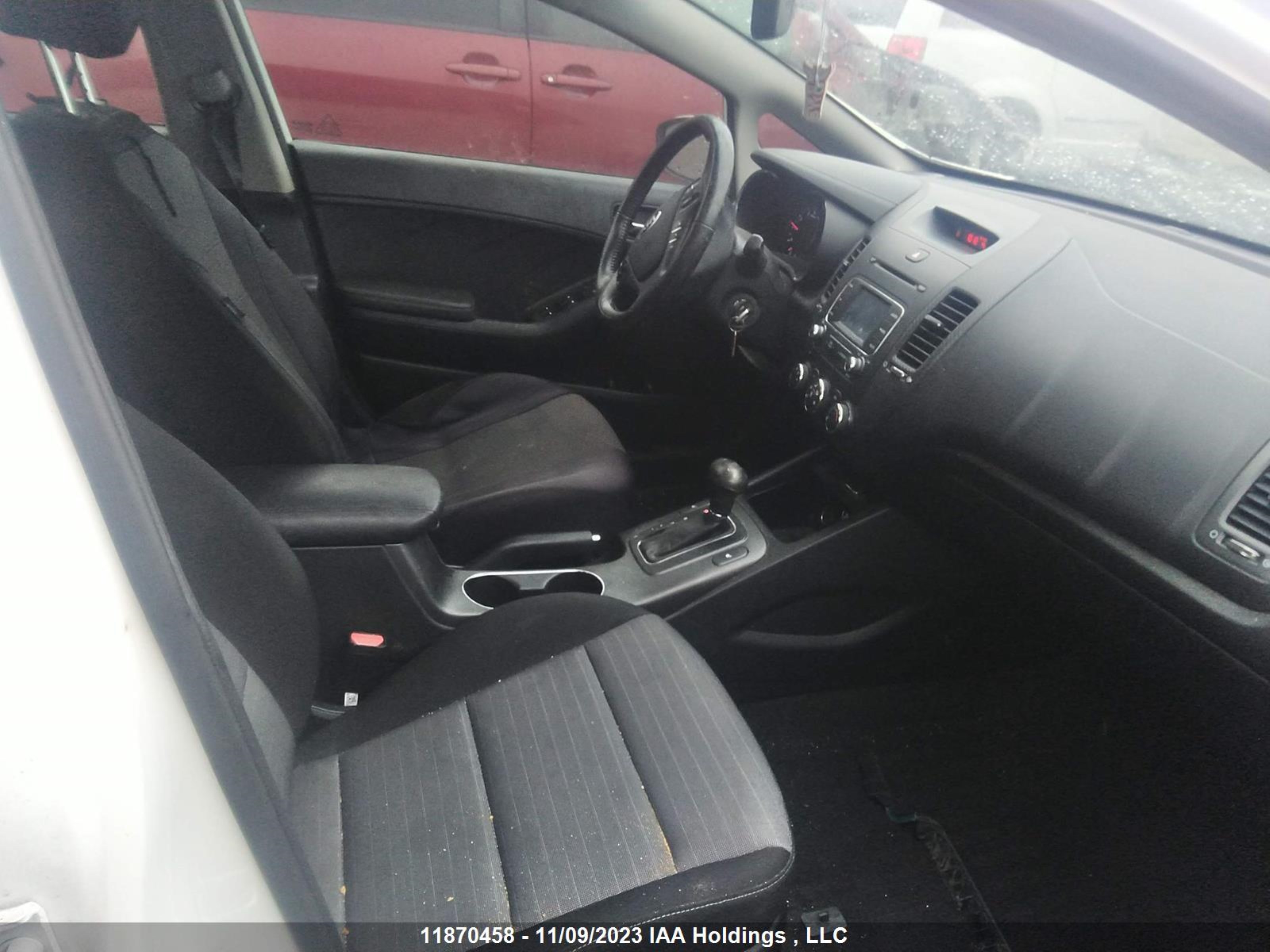 Photo 4 VIN: KNAFX4A86F5398017 - KIA FORTE 