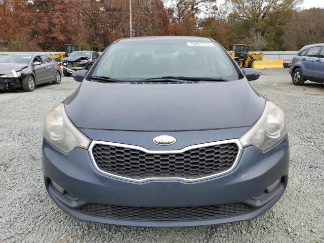 Photo 4 VIN: KNAFX4A87E5047115 - KIA FORTE 