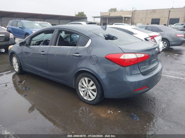 Photo 2 VIN: KNAFX4A87E5052833 - KIA FORTE 