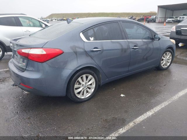 Photo 3 VIN: KNAFX4A87E5052833 - KIA FORTE 