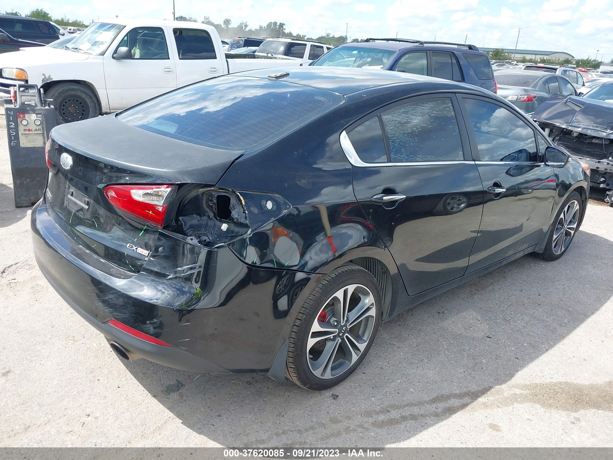 Photo 3 VIN: KNAFX4A87E5099022 - KIA FORTE 