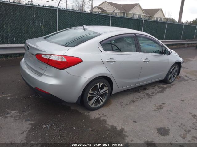 Photo 3 VIN: KNAFX4A87E5207235 - KIA FORTE 