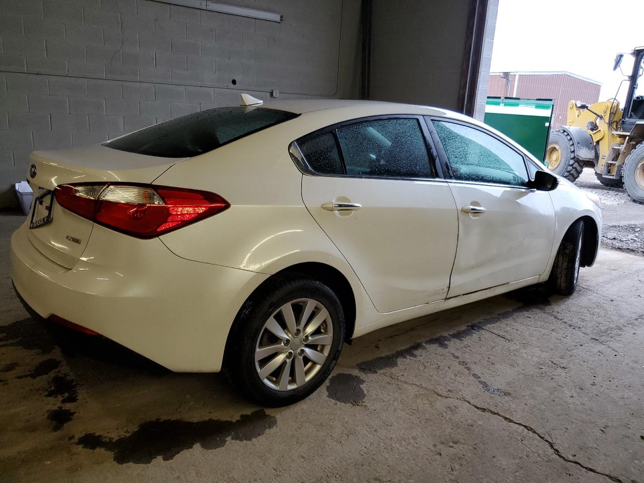 Photo 2 VIN: KNAFX4A87F5319423 - KIA FORTE 