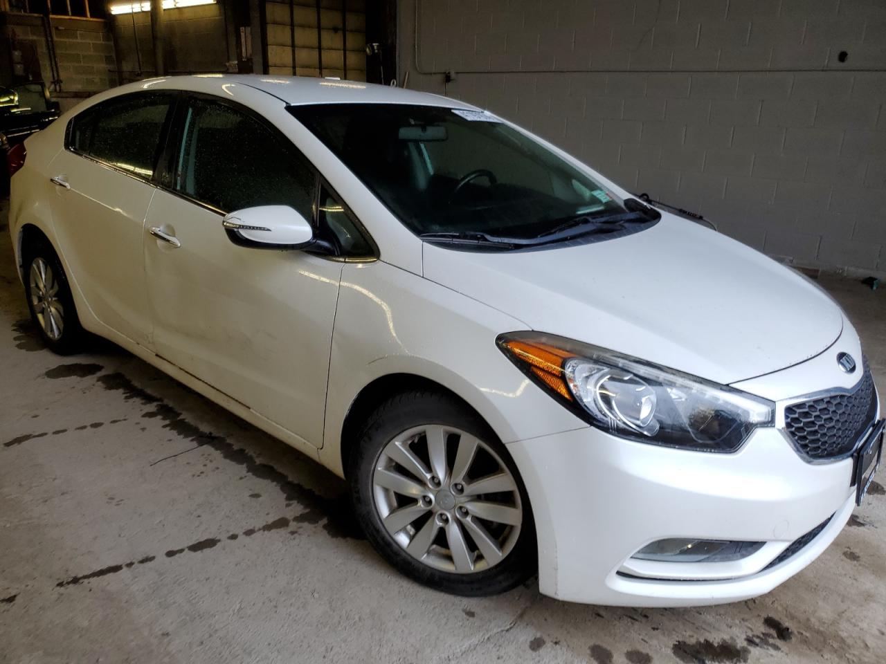 Photo 3 VIN: KNAFX4A87F5319423 - KIA FORTE 