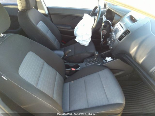 Photo 4 VIN: KNAFX4A88E5106477 - KIA FORTE 