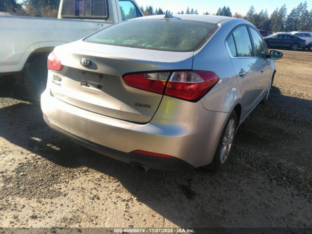 Photo 3 VIN: KNAFX4A88F5272936 - KIA FORTE 