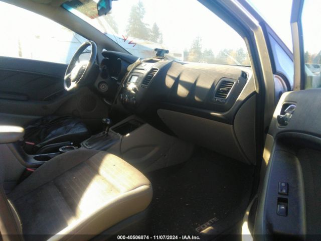 Photo 4 VIN: KNAFX4A88F5272936 - KIA FORTE 