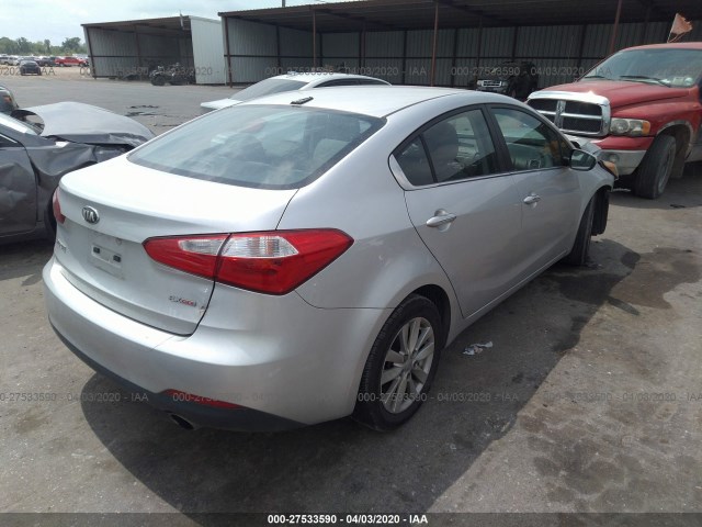 Photo 3 VIN: KNAFX4A88F5304011 - KIA FORTE 