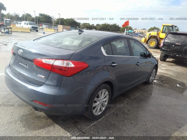 Photo 3 VIN: KNAFX4A89E5083646 - KIA FORTE 