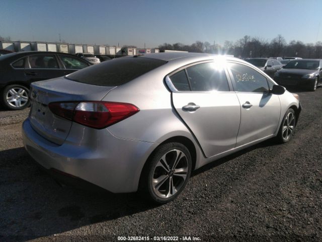 Photo 3 VIN: KNAFX4A89E5152027 - KIA FORTE 