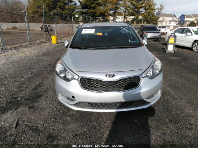 Photo 5 VIN: KNAFX4A89E5200187 - KIA FORTE 