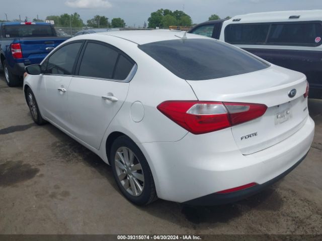 Photo 2 VIN: KNAFX4A89F5318998 - KIA FORTE 