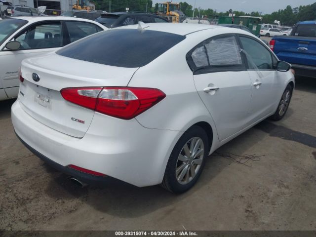 Photo 3 VIN: KNAFX4A89F5318998 - KIA FORTE 