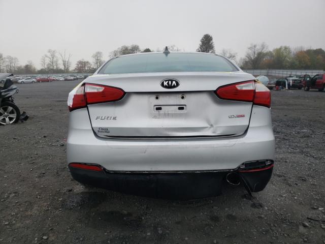 Photo 8 VIN: KNAFX4A89F5327037 - KIA FORTE EX 