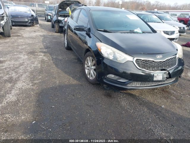 Photo 0 VIN: KNAFX4A8XF5266586 - KIA FORTE 