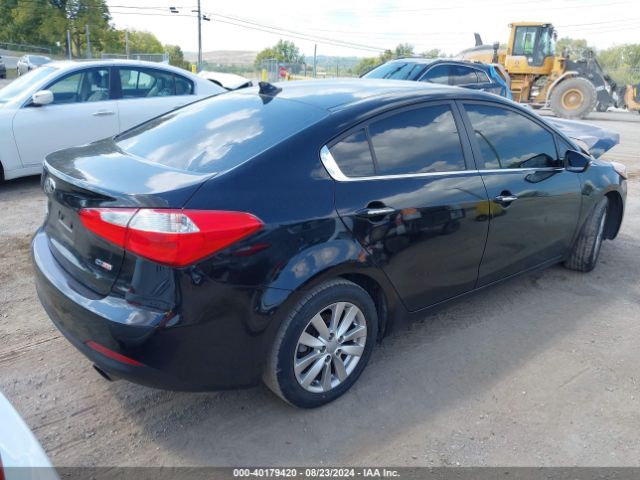 Photo 3 VIN: KNAFX4A8XF5318198 - KIA FORTE 