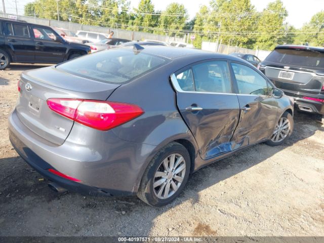 Photo 3 VIN: KNAFX4A8XF5352061 - KIA FORTE 