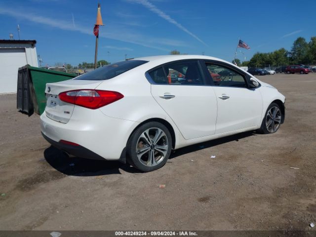 Photo 3 VIN: KNAFX4A8XF5373170 - KIA FORTE 