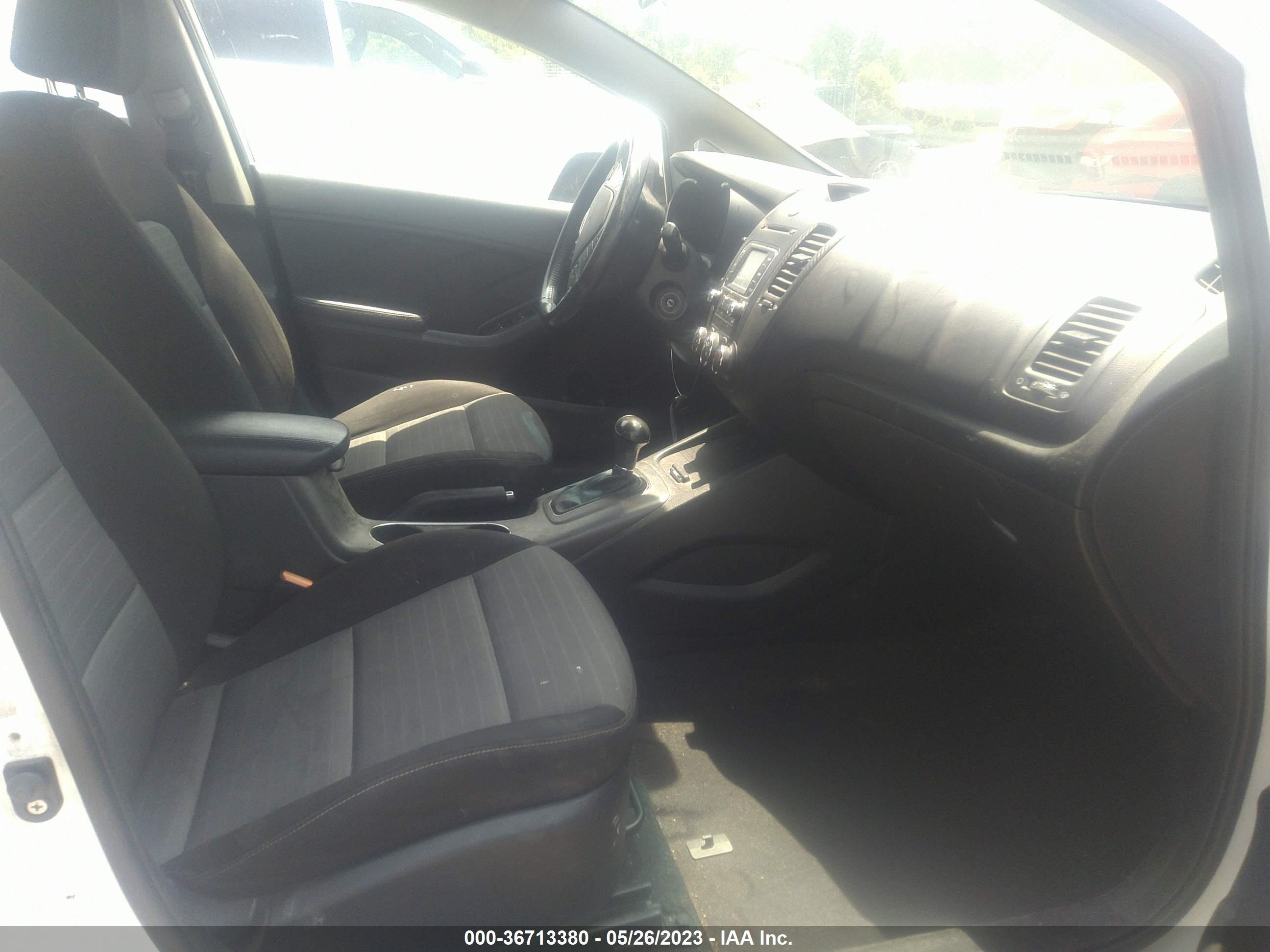 Photo 4 VIN: KNAFX4A8XG5448340 - KIA FORTE 