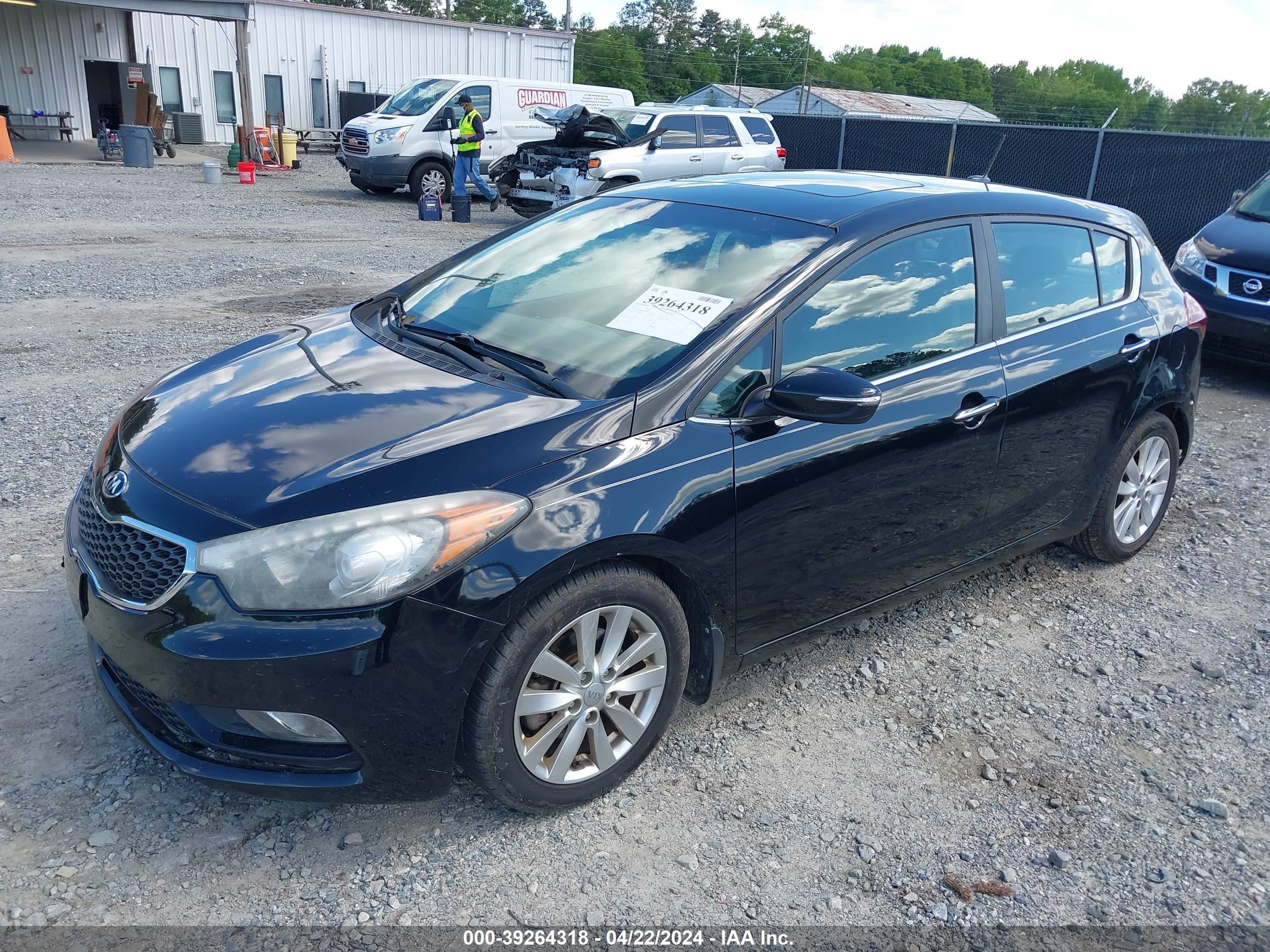 Photo 1 VIN: KNAFX5A80F5266327 - KIA FORTE 