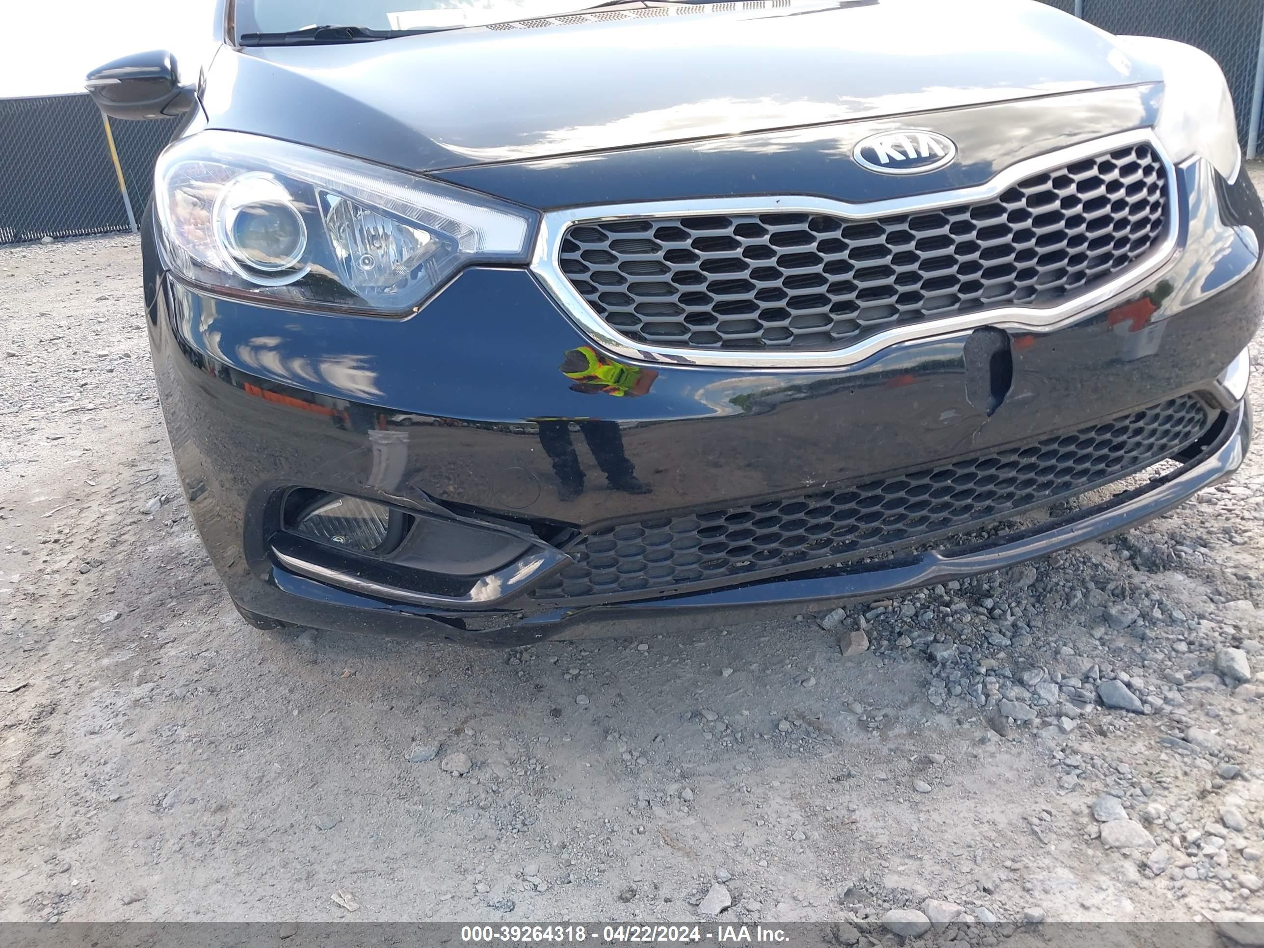 Photo 5 VIN: KNAFX5A80F5266327 - KIA FORTE 