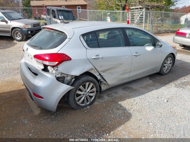 Photo 3 VIN: KNAFX5A80F5357369 - KIA FORTE 