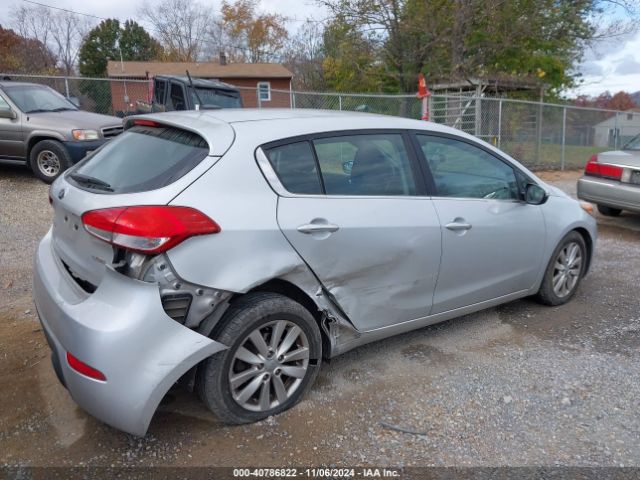 Photo 5 VIN: KNAFX5A80F5357369 - KIA FORTE 