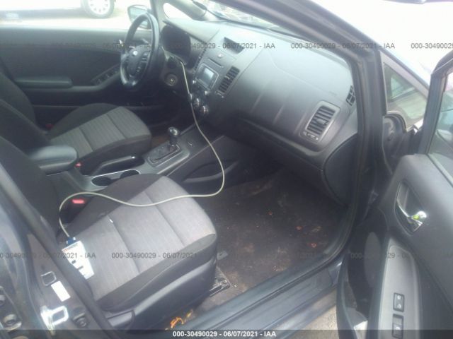 Photo 4 VIN: KNAFX5A81G5496492 - KIA FORTE 5-DOOR 